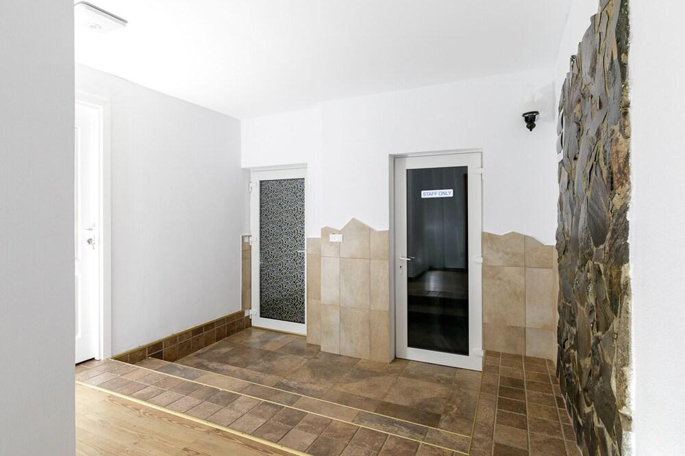 Tropica Home with Barbeque & Ciubar