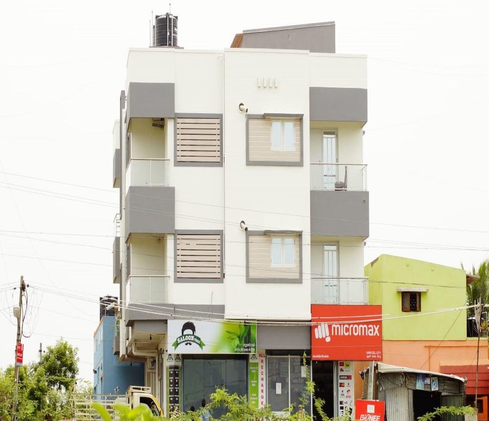 Eben Service Apartment