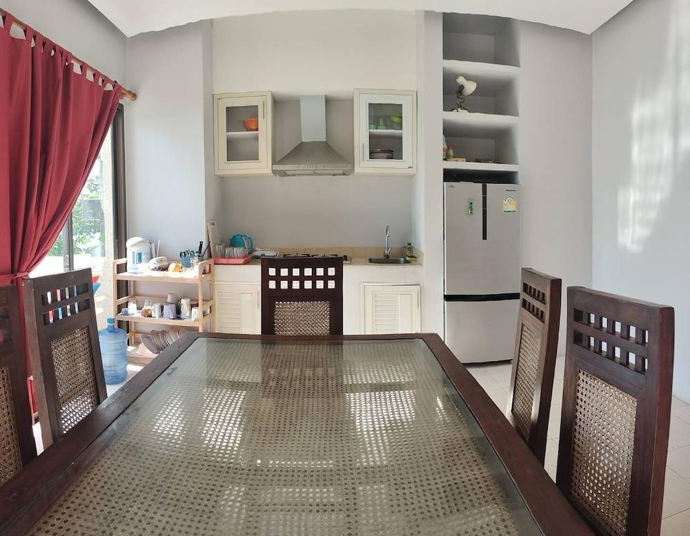 lanta villa sunset sea view