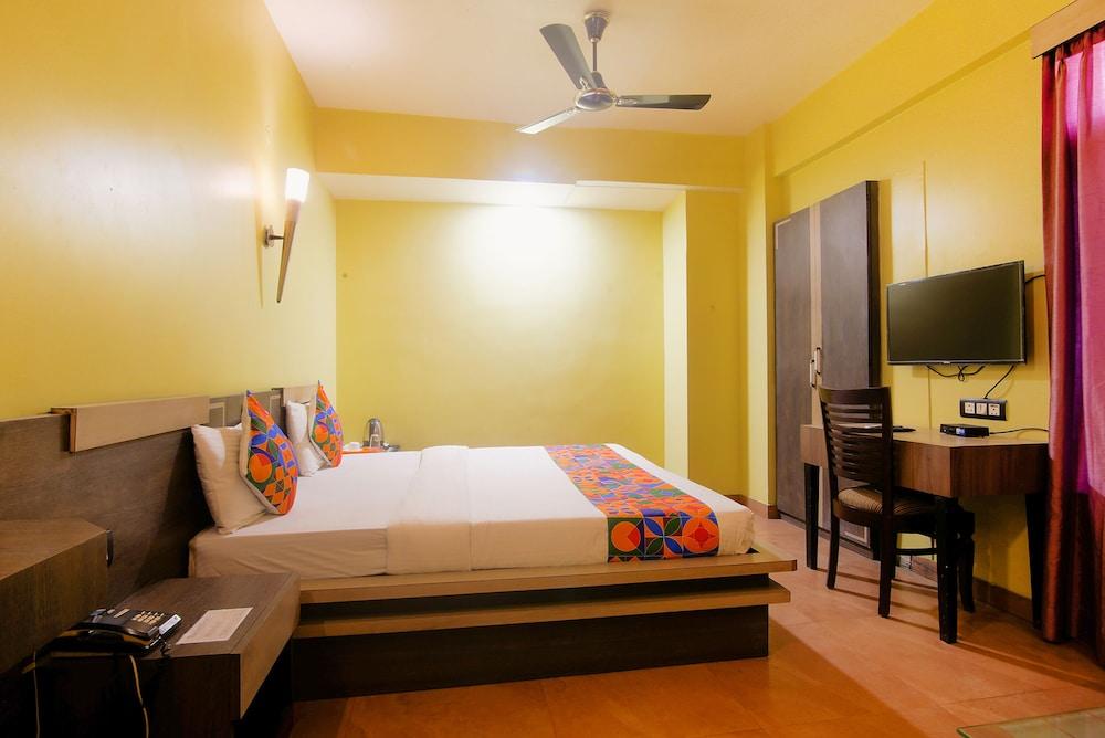 FabHotel New Yatra Residency