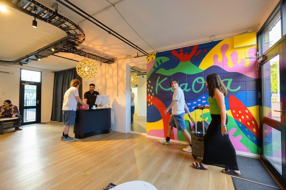 Urban Lounge Sleepery, SureStay Collection by BW