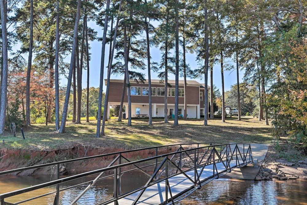 Anglers Paradise, 1 Mi to Broyles Recreation Area