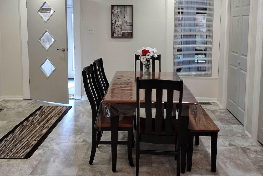 'the Shady Cottage' Millersburg Getaway w/ Deck