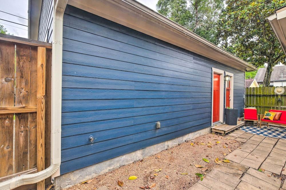 Central & Cozy Houston Studio - Pets Welcome!