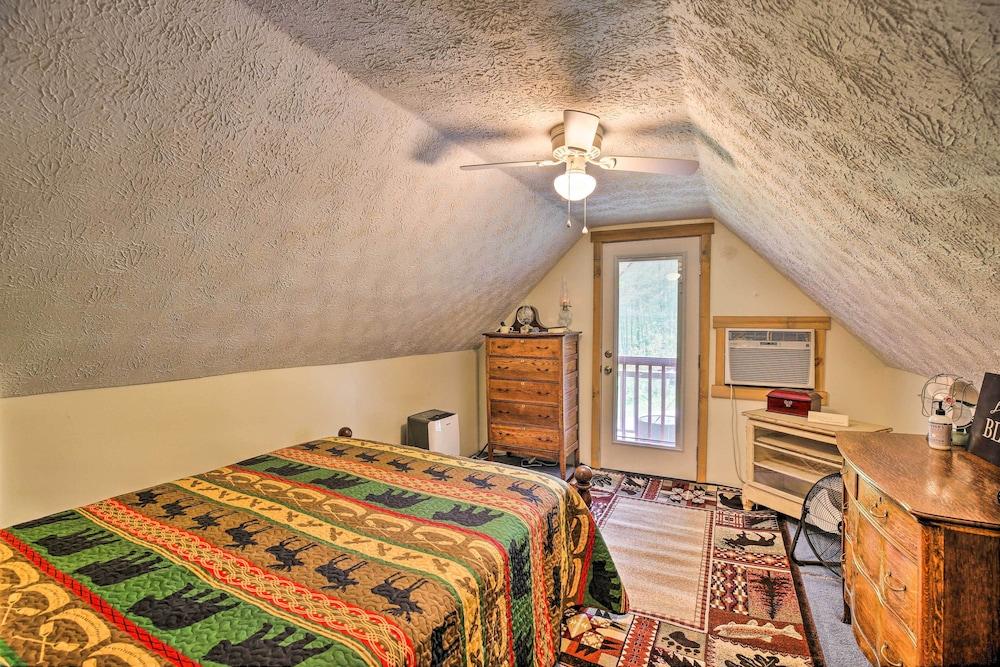 Wellington Cabin Escape w/ Wraparound Deck!