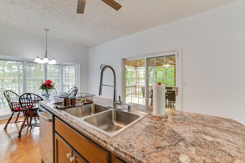 Lake Escape in Cadiz w/ Dock: Families Welcome!