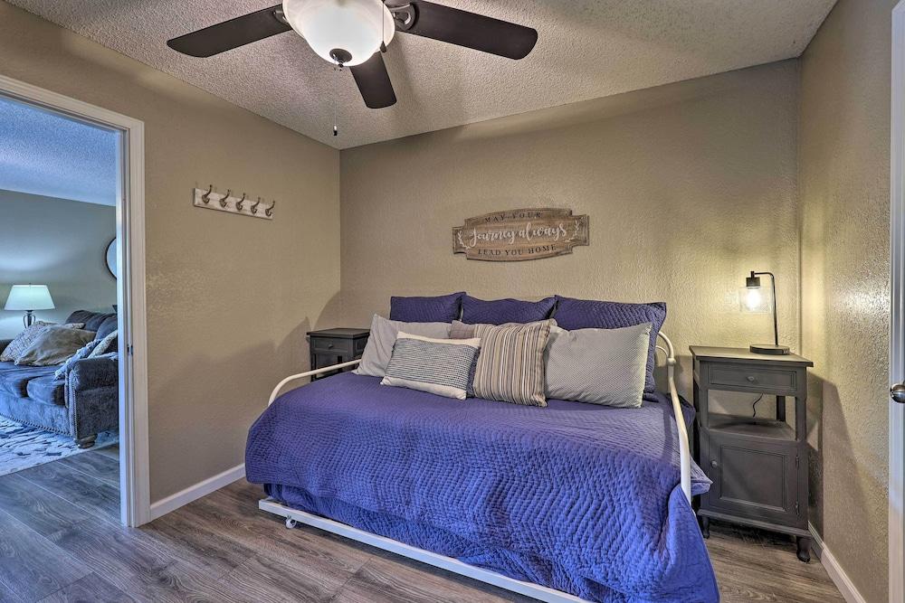 Bella Vista Home w/ Deck + Trails: On Golf Course!