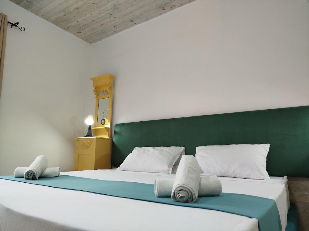 Limestone Sun Suites