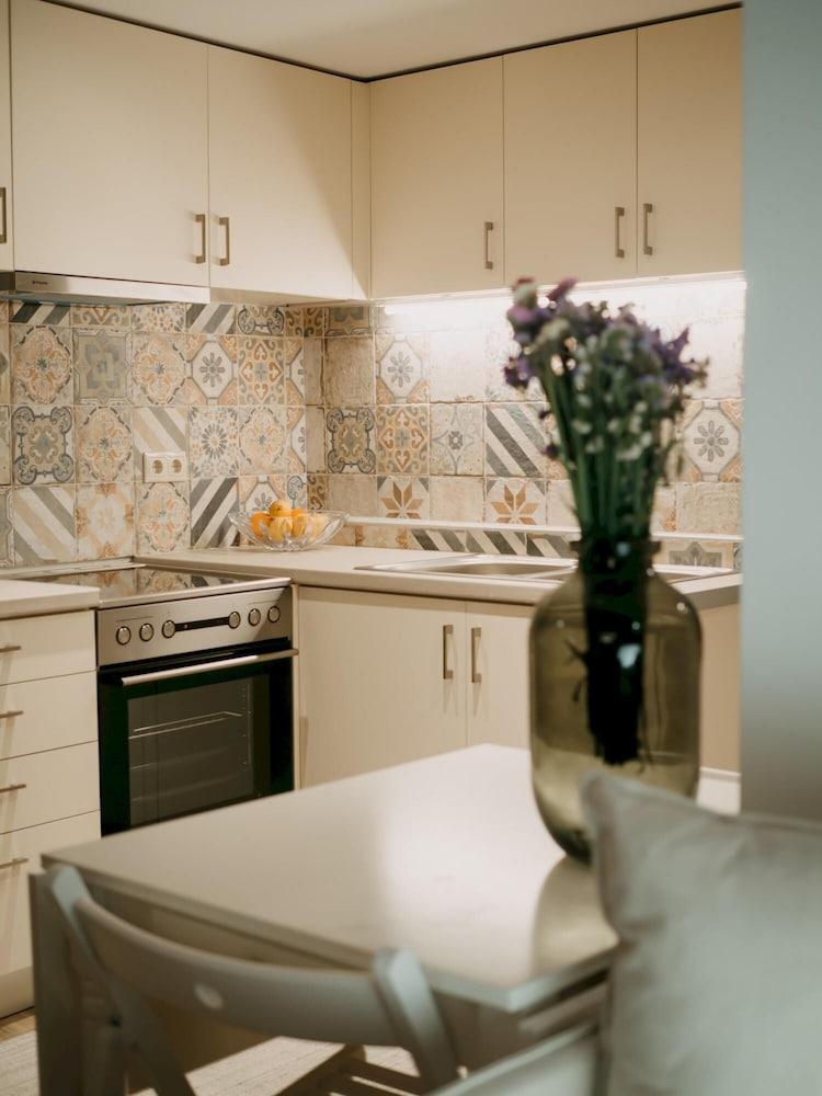 Lenko Bianco Studio by Estia