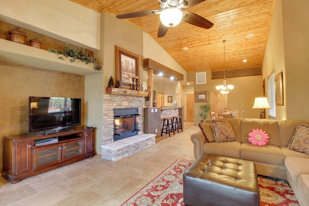 Covered Deck: Cozy Show Low Villa in Torreon!