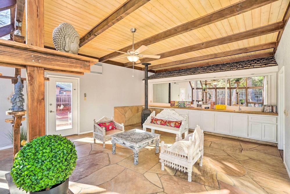 1 Mi to Cathedral Rock Trailhead: Home w/ Sunroom