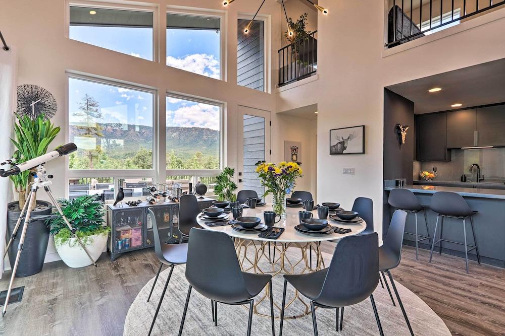 Fire Pit, Deck & Mtn Views: Upscale Pine Cabin!