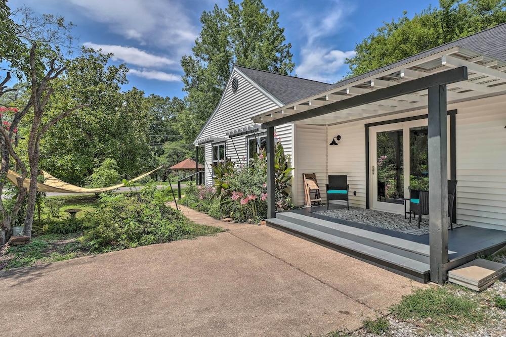 Mountain View Home Steps to Amphitheater Park