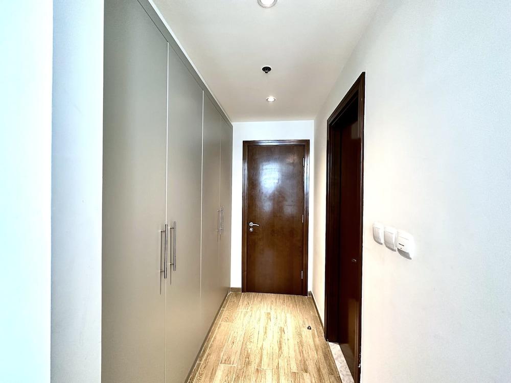 Lux BnB Amna Tower Burj Views