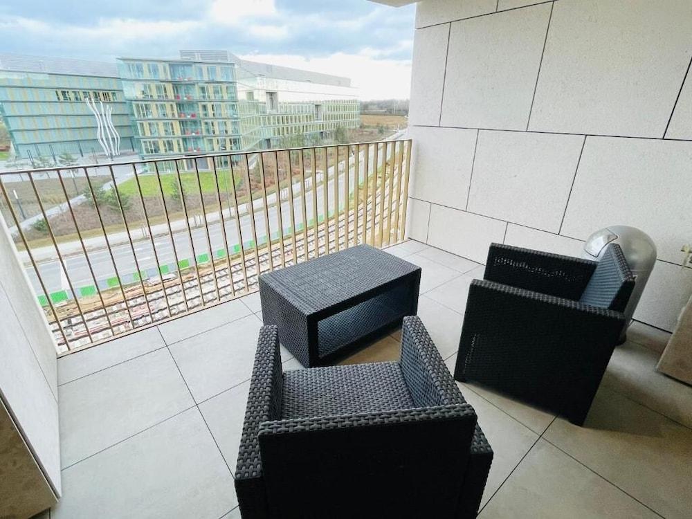 Luxury Flat with Parking & Large Terrace